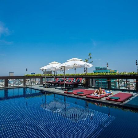 V Hotel Phnom Penh Exteriör bild