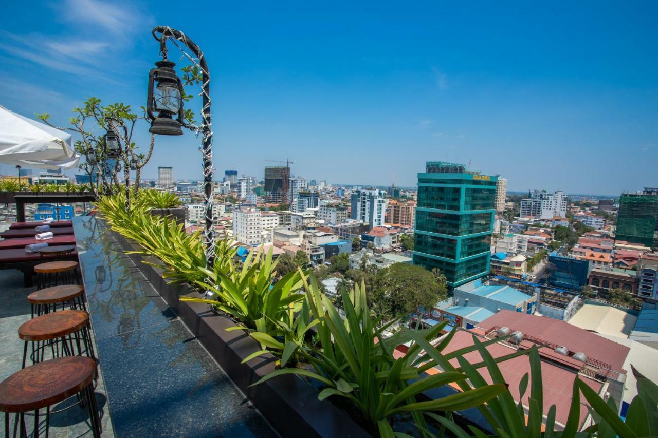 V Hotel Phnom Penh Exteriör bild