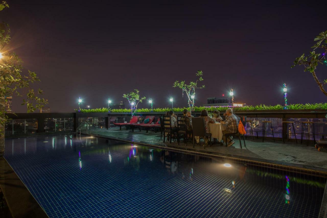V Hotel Phnom Penh Exteriör bild