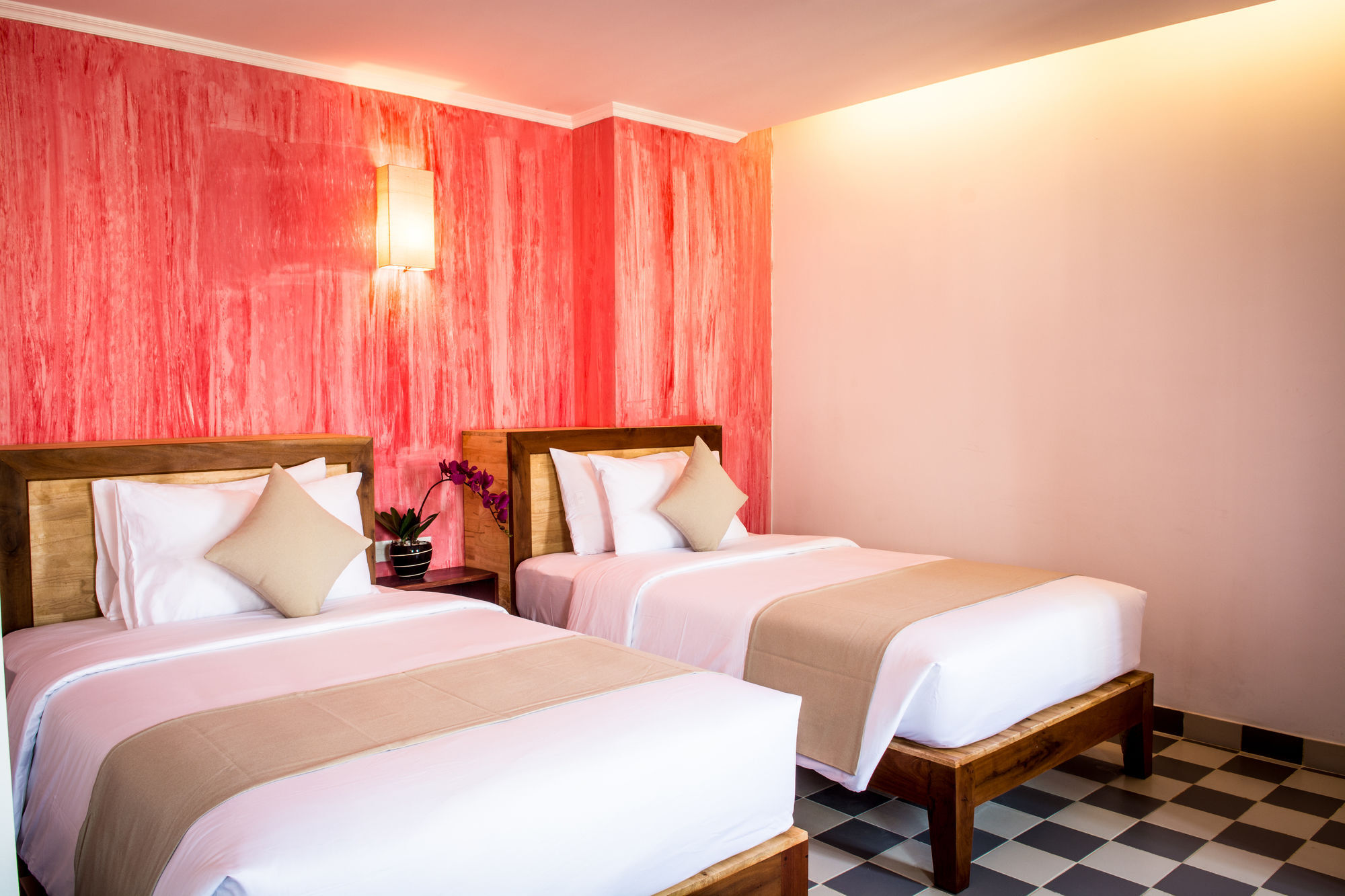 V Hotel Phnom Penh Exteriör bild