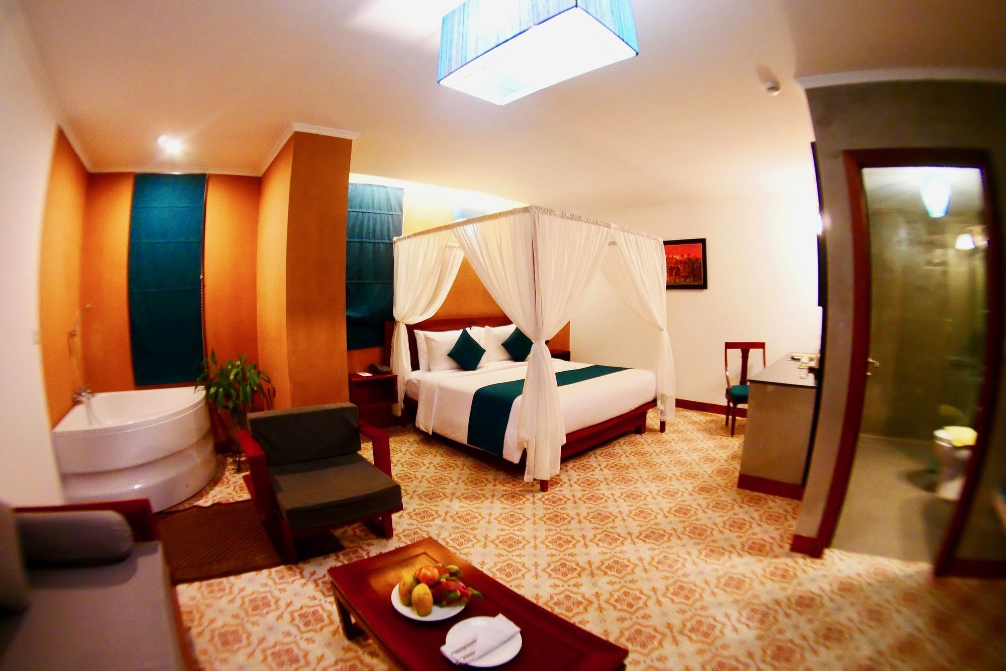 V Hotel Phnom Penh Exteriör bild