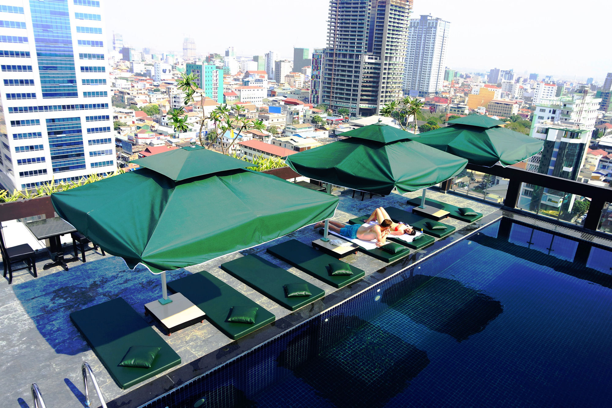 V Hotel Phnom Penh Exteriör bild
