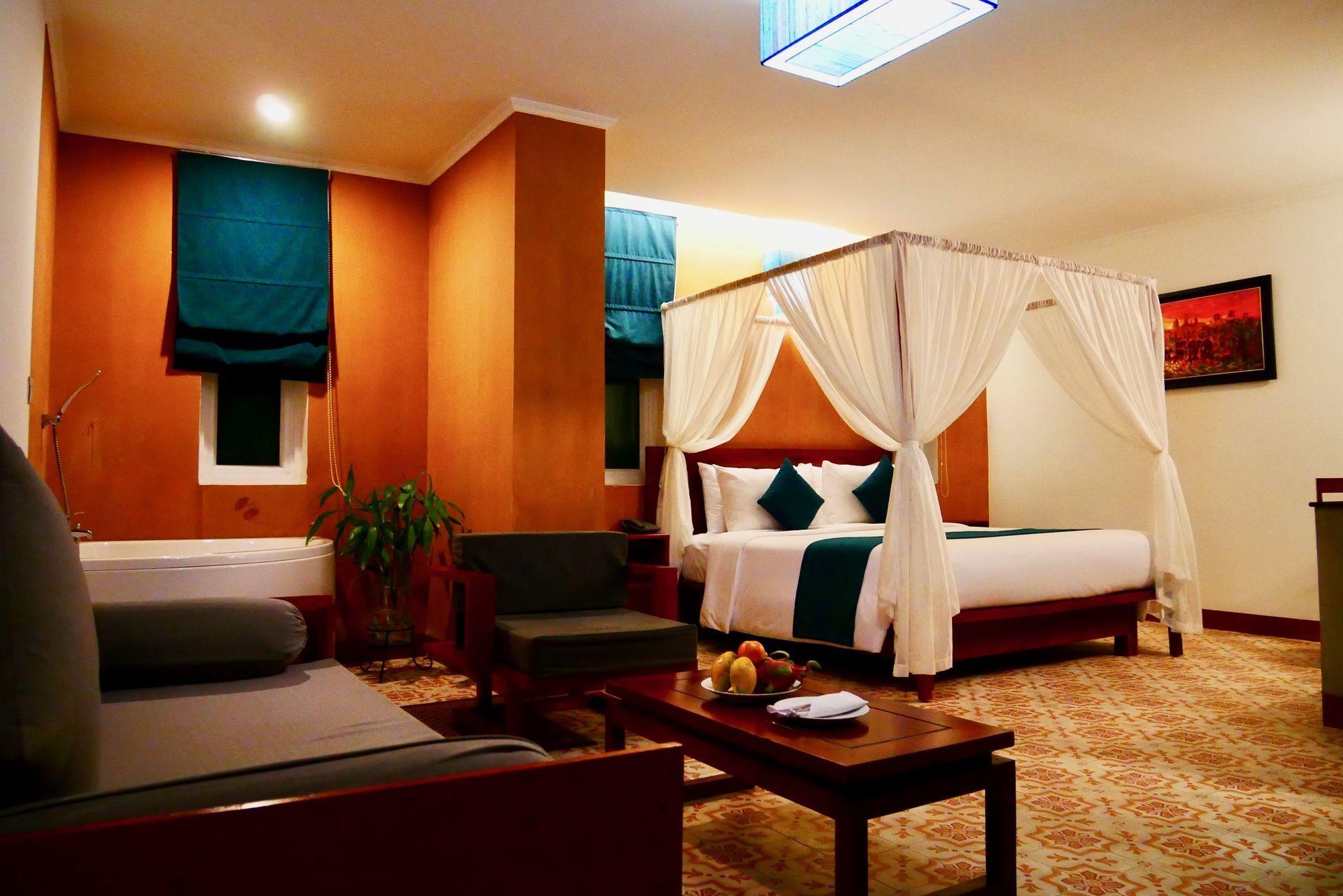 V Hotel Phnom Penh Exteriör bild